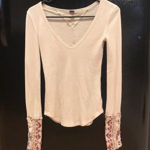 Free People long sleeved cuffed thermal